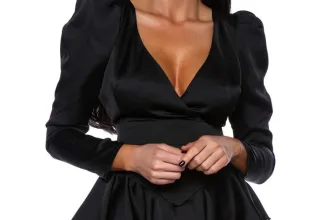 rochie neagra scurta cu maneca lunga